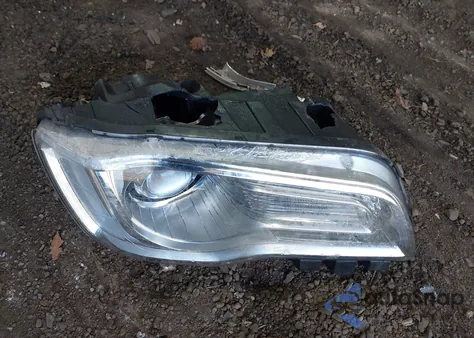 2015 Chrysler 300 Limited z USA, uszkodzony, nr VIN 2C3CCAAG3FH908585